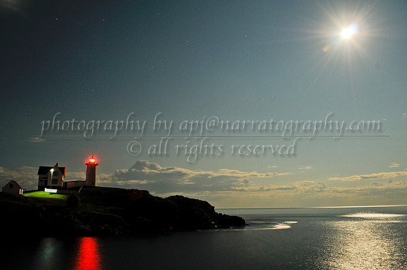 nubble-light-w-august-super-moon_14919262151_o